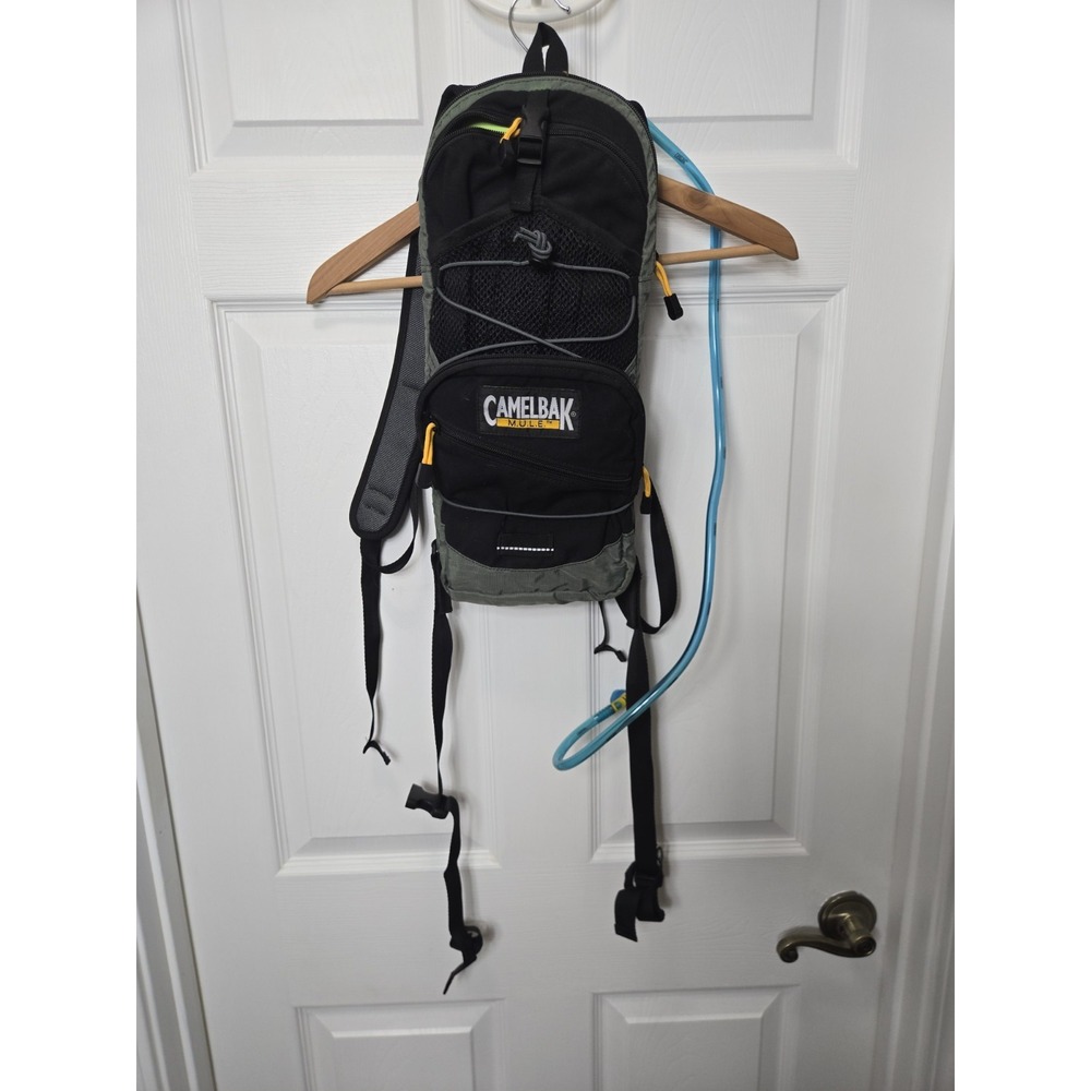 Vintage Camelbak M.U.L.E. Hydration Pack Black Used Bladder